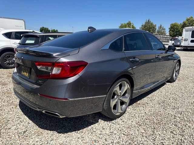 Used 2018 Honda Accord Touring image 3