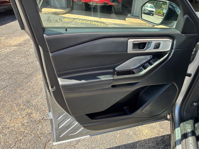 Certified 2020 Ford Explorer Platinum w/ Premium Technology Package AWD/4WD image 19