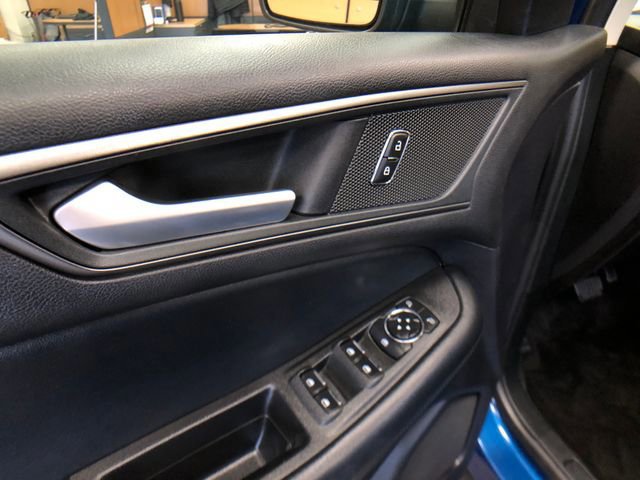 Certified 2020 Ford Edge SE image 16