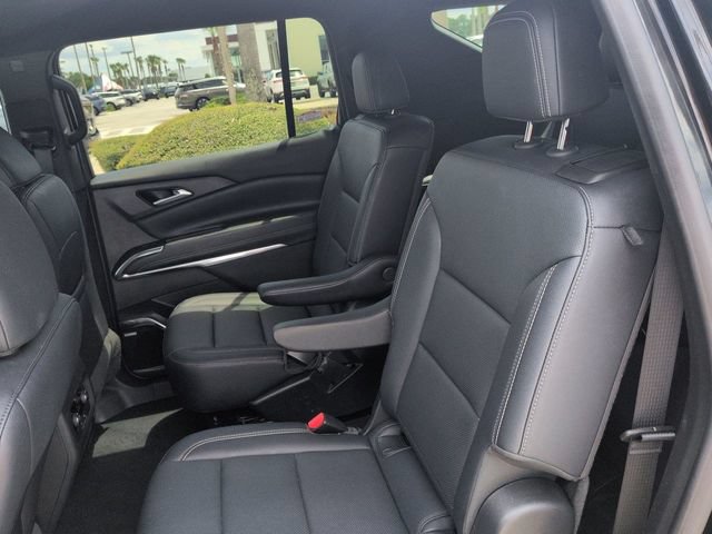 Used 2025 Chevrolet Traverse LT w/ Enhanced Driving Package FWD image 14