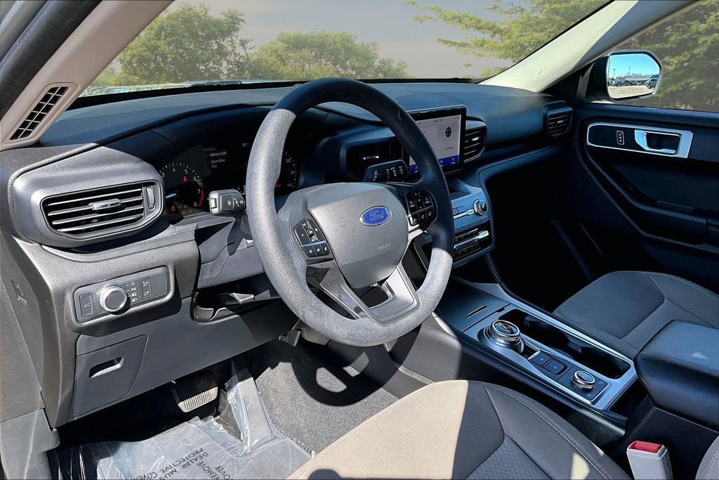 Certified 2022 Ford Explorer Base image 13