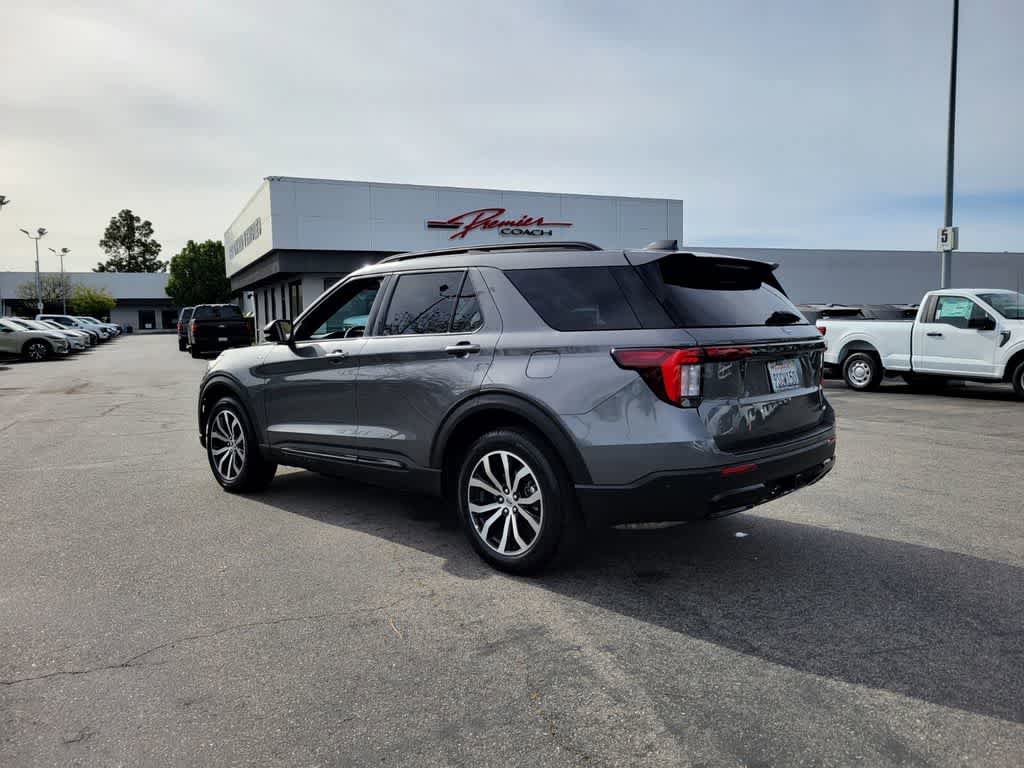 Certified 2025 Ford Explorer ST-Line AWD/4WD image 3