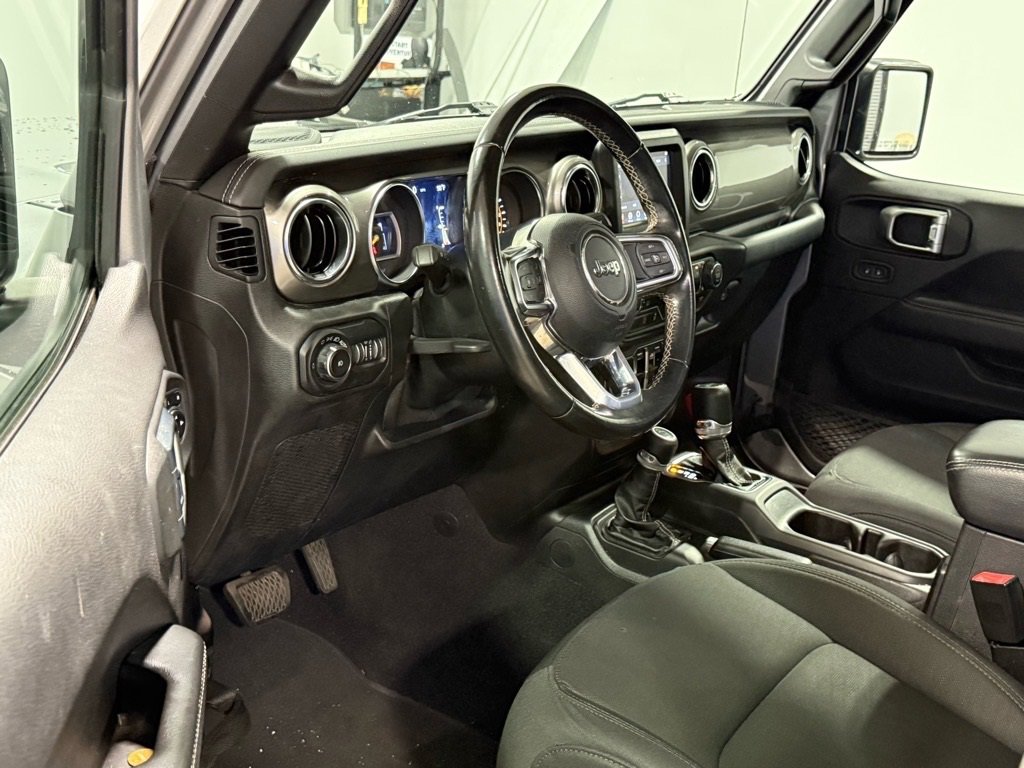 Used 2020 Jeep Wrangler Unlimited Sahara image 10