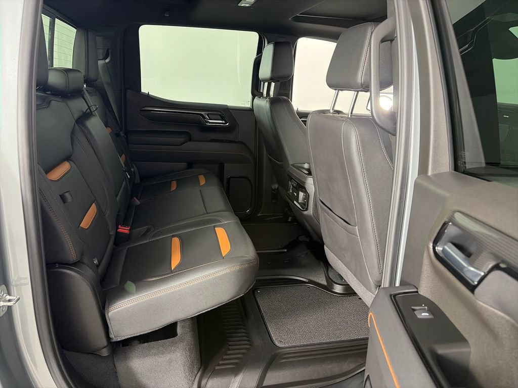 Used 2025 GMC Sierra 1500 AT4 w/ Technology Package AWD/4WD image 30