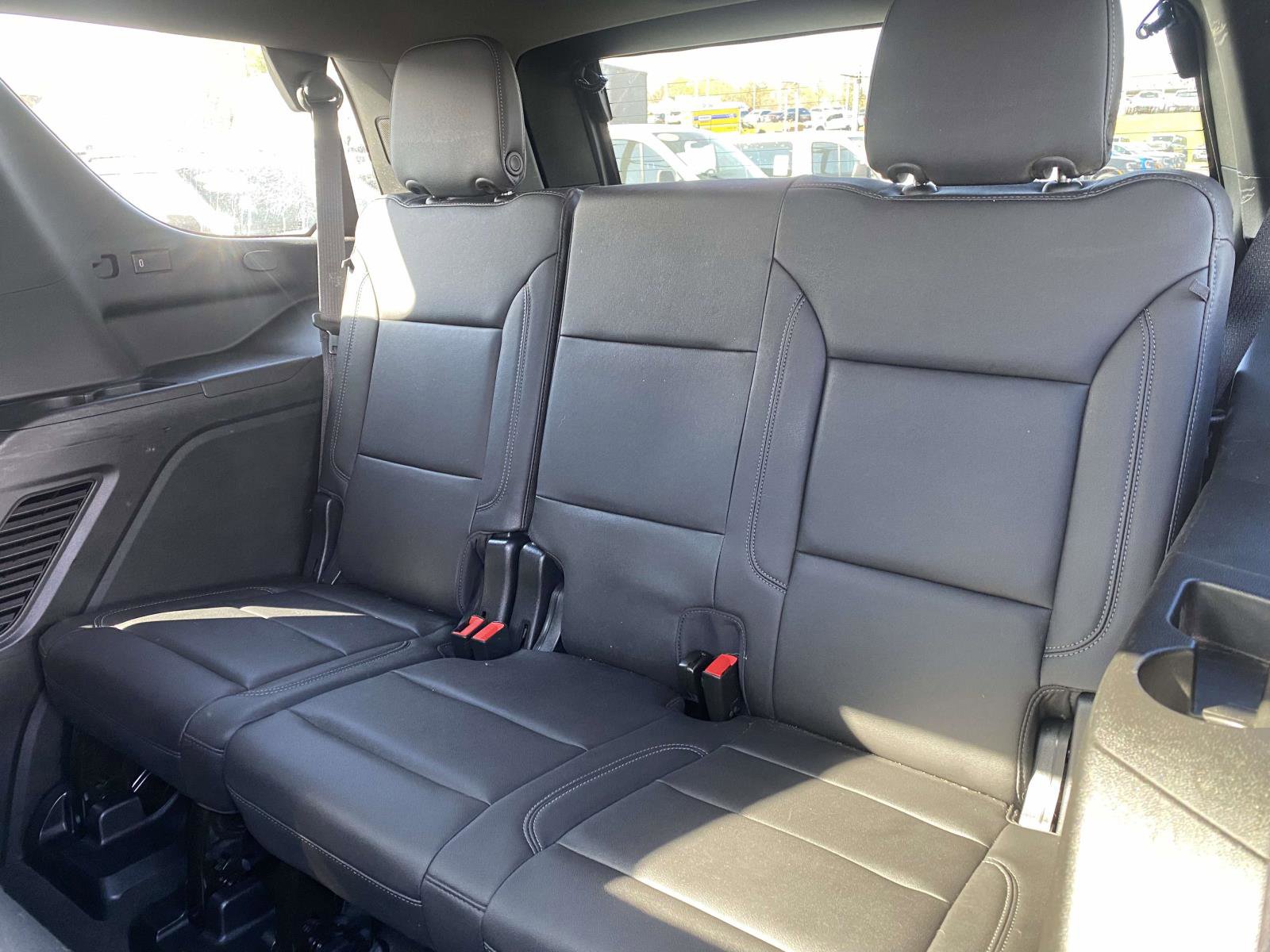 Used 2023 Chevrolet Tahoe Z71 w/ Luxury Package AWD/4WD image 11