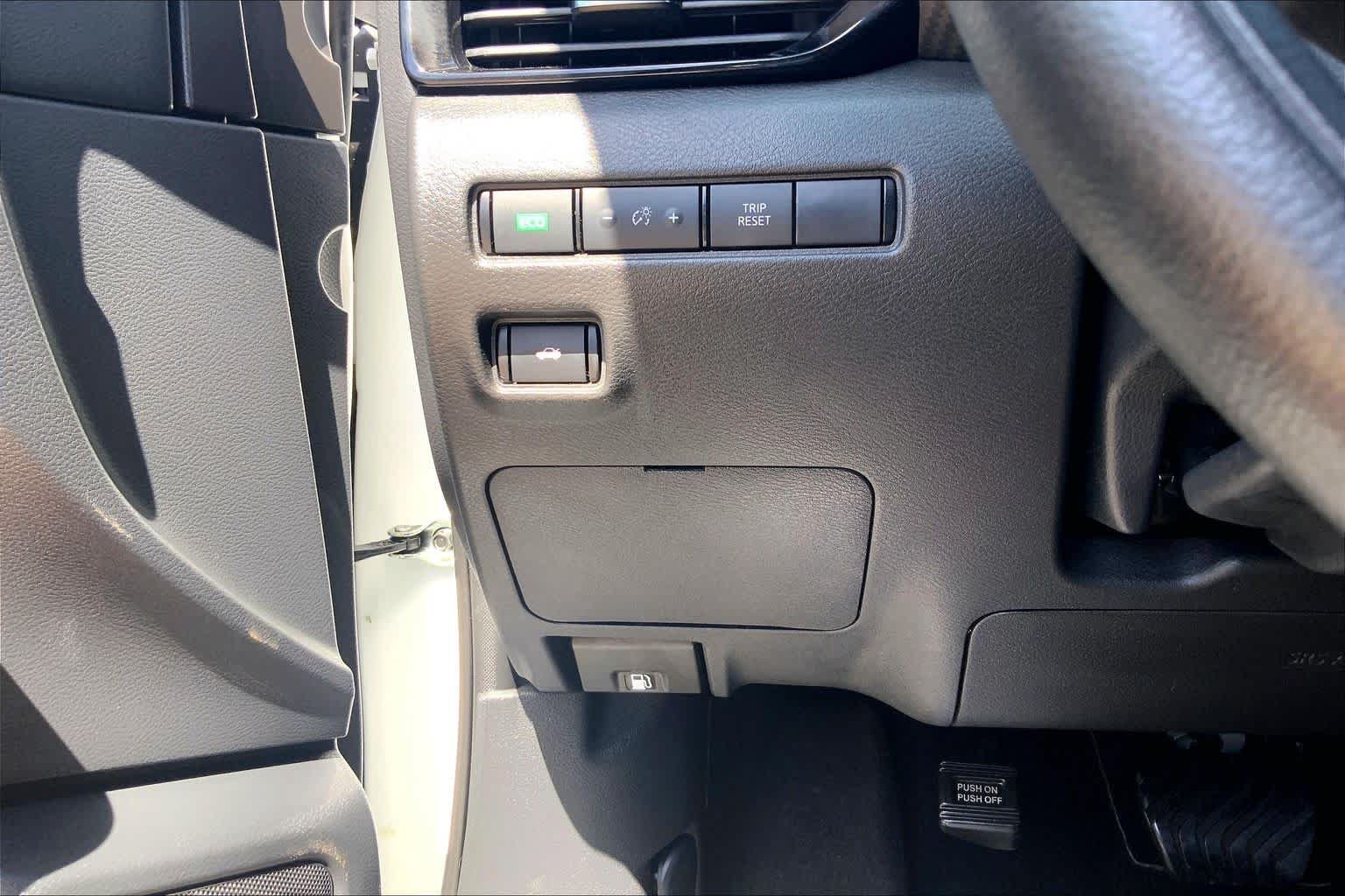 Used 2024 Nissan Sentra SV FWD image 36
