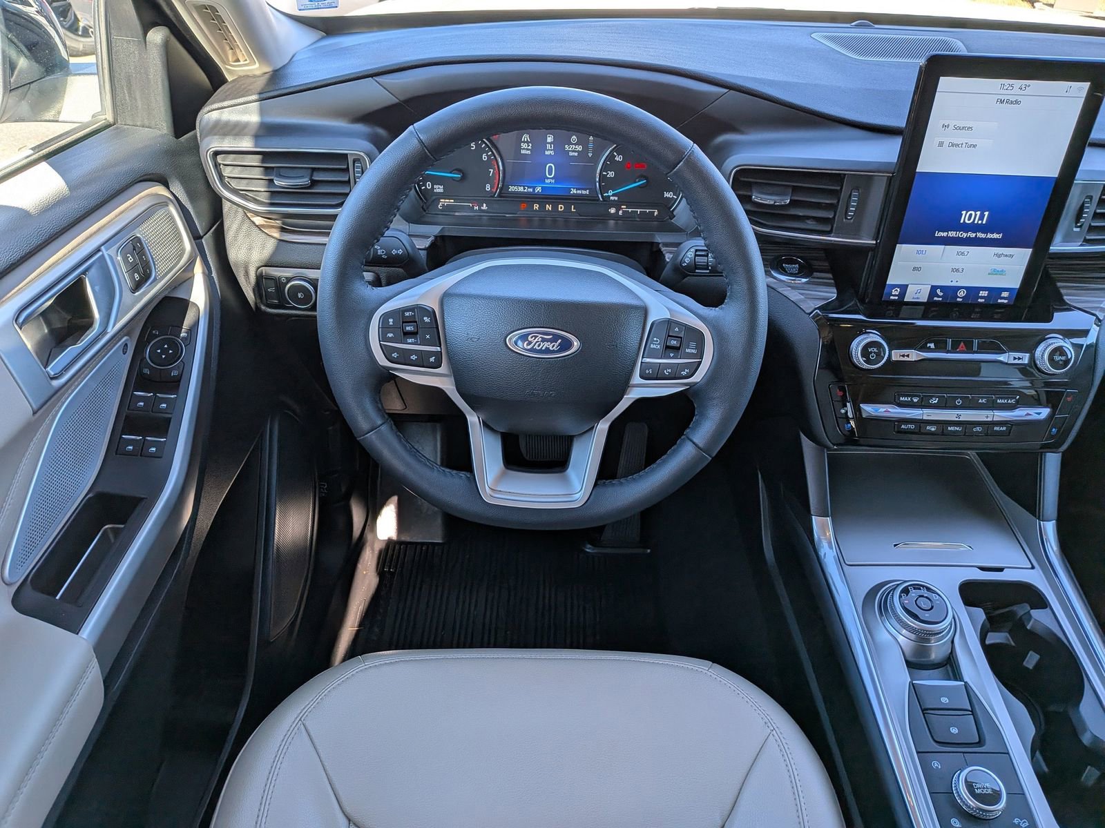 Certified 2023 Ford Explorer Limited w/ Limited Technology Package image 19