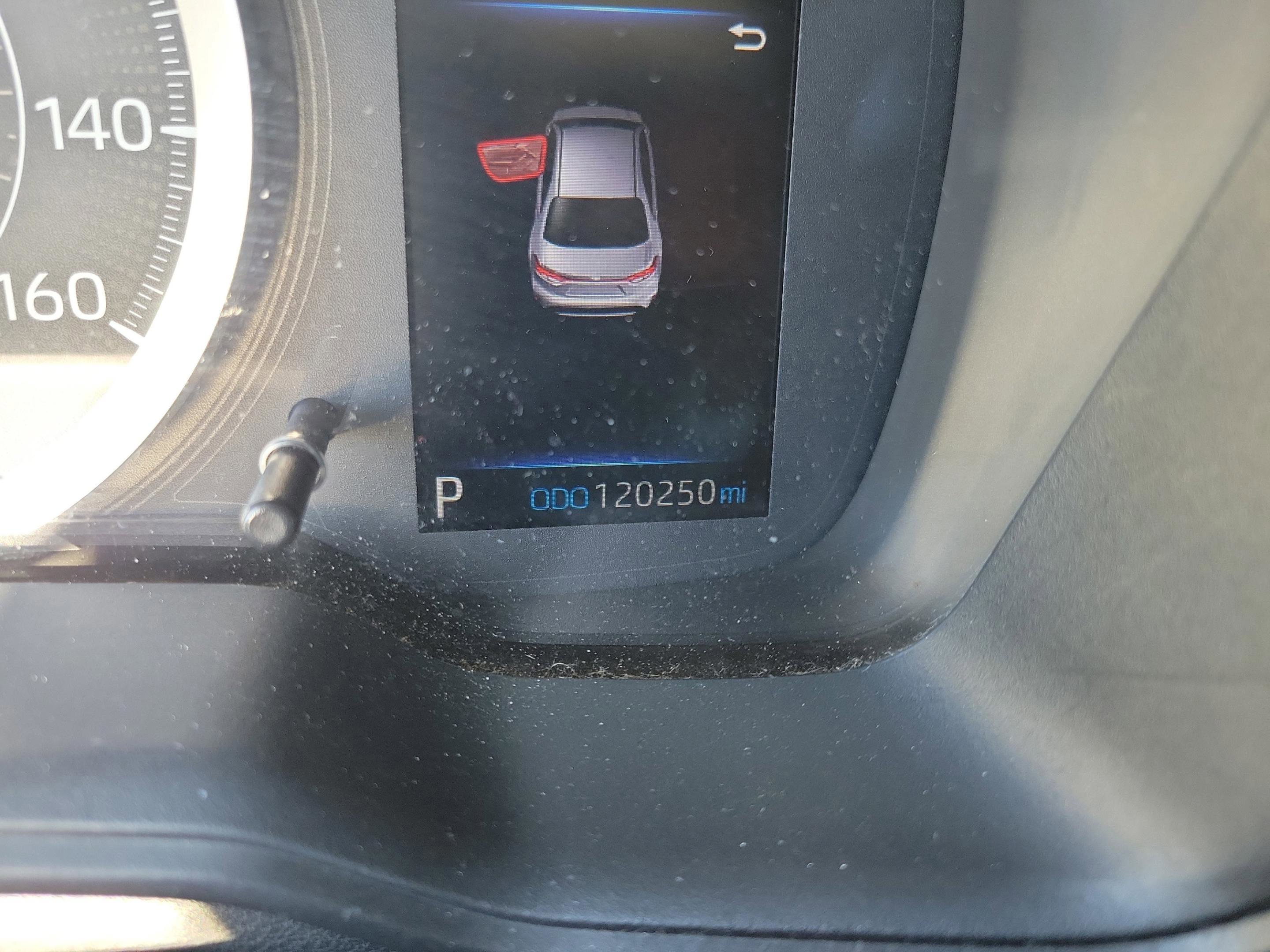 Used 2021 Toyota Corolla LE image 24