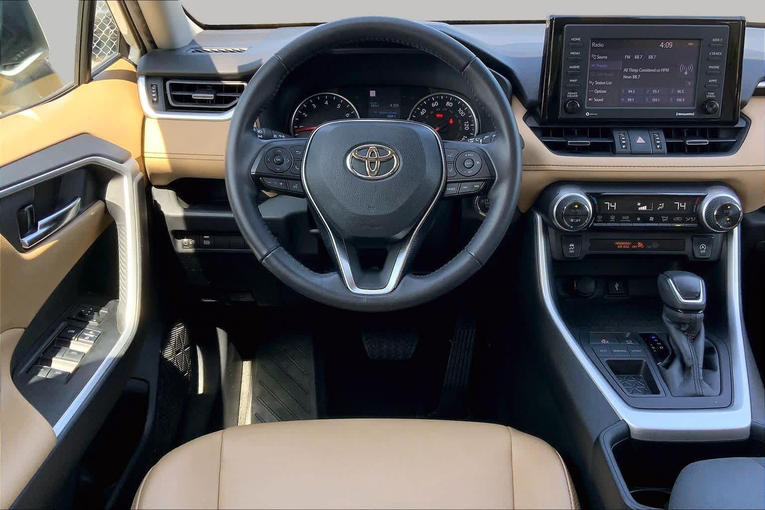 Used 2022 Toyota RAV4 XLE Premium FWD image 6