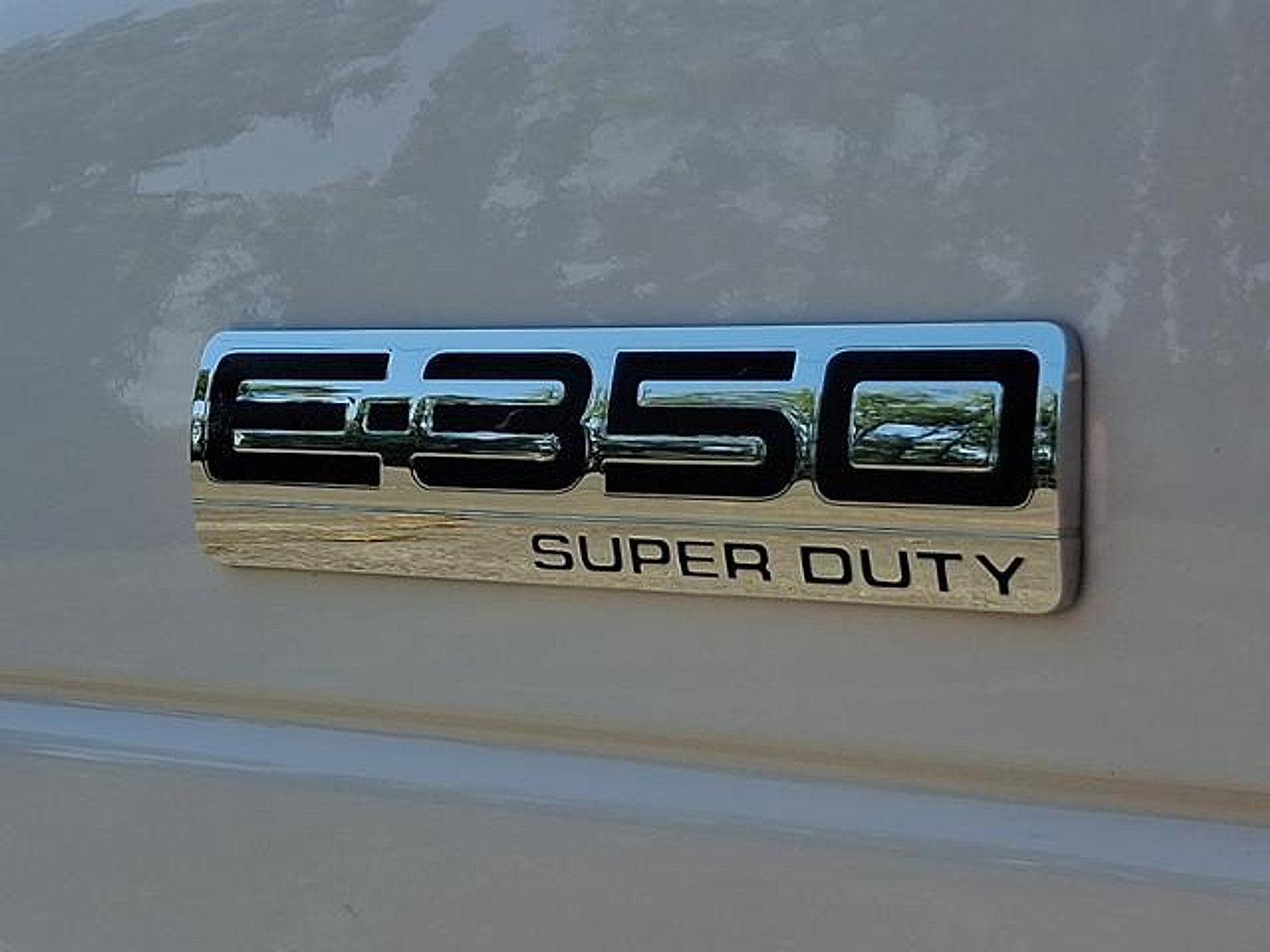 Certified 2022 Ford E-350 and Econoline 350 Super Duty w/ Power Windows & Locks Group RWD image 27