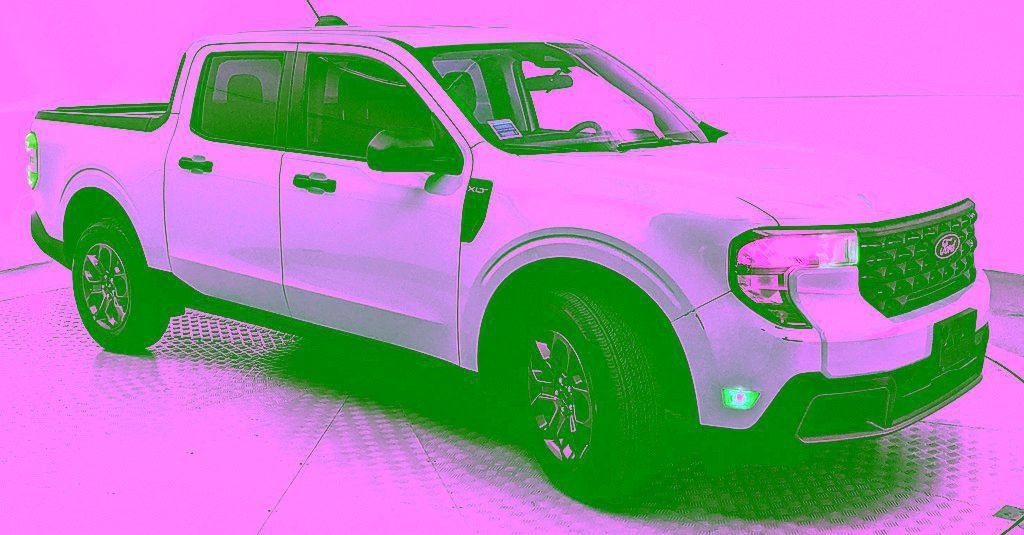 Certified 2025 Ford Maverick XLT w/ Equipment Group 302A AWD/4WD 360° Tour