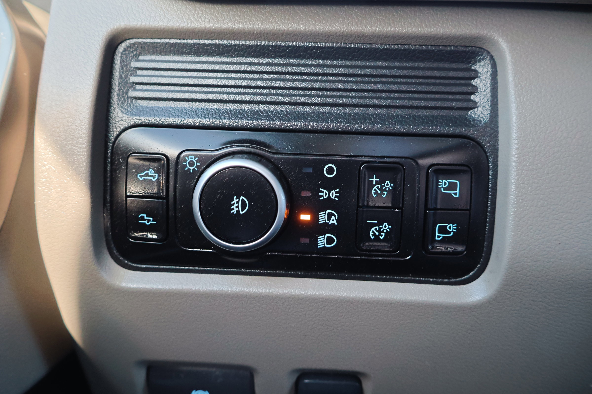 Certified 2025 Ford F350 Platinum w/ Platinum Plus Package image 22