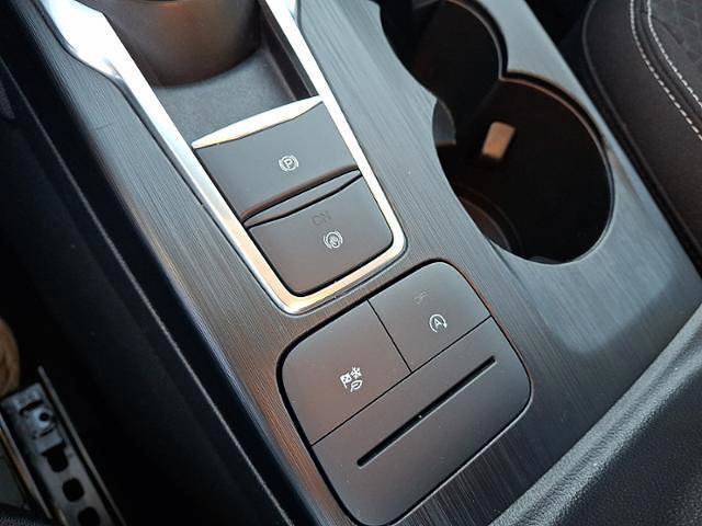 Certified 2025 Ford Escape Active AWD/4WD image 27