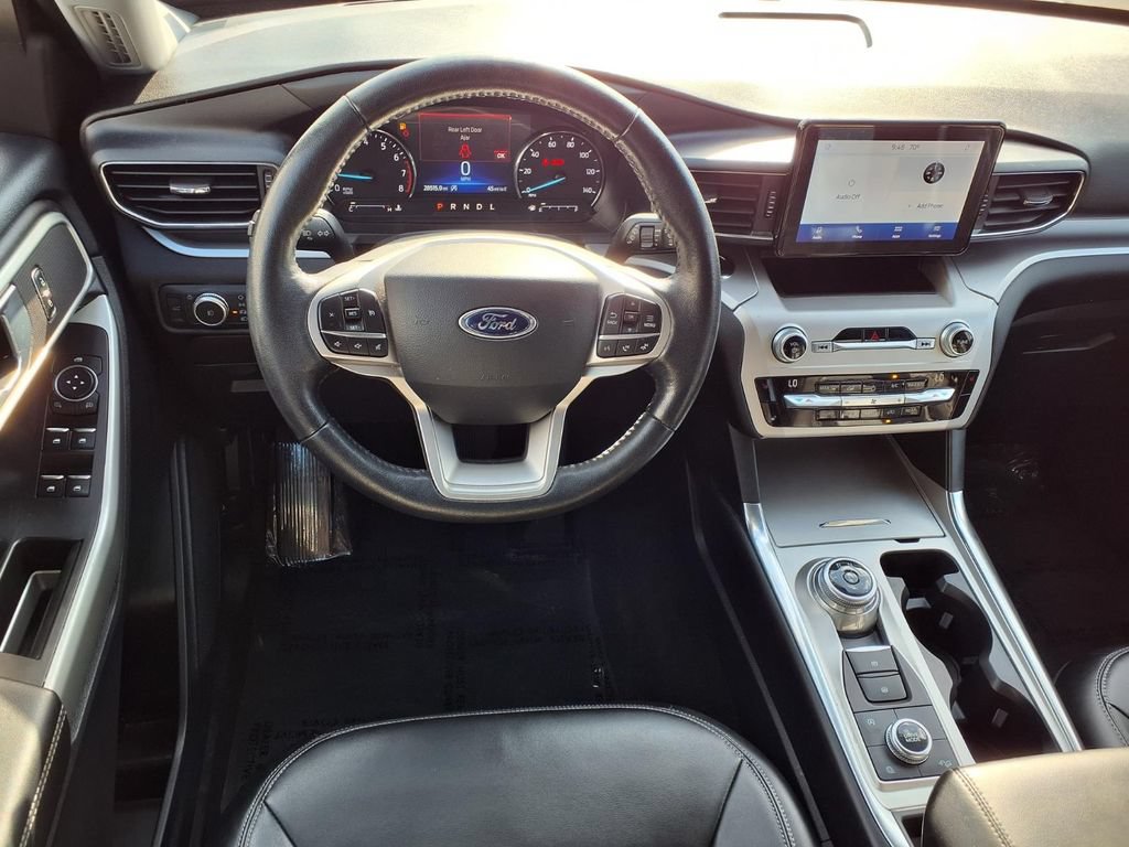 Certified 2021 Ford Explorer XLT w/ Equipment Group 202A AWD/4WD image 9