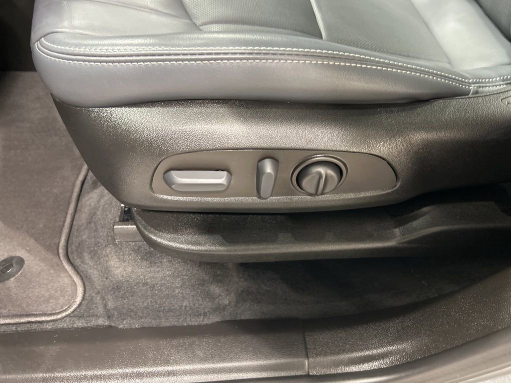 Used 2023 Buick Enclave Essence w/ Experience Buick Package image 11