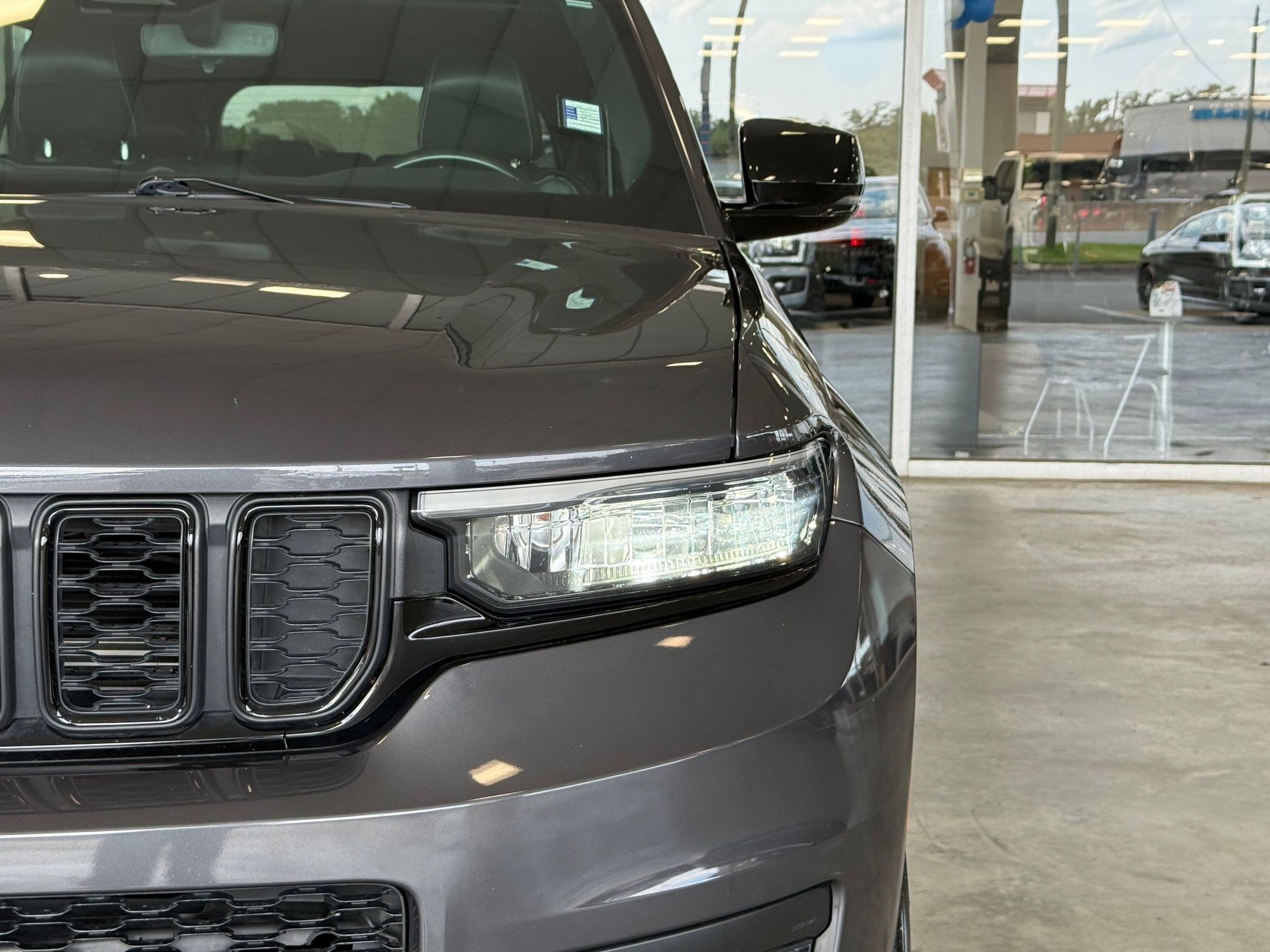 Used 2021 Jeep Grand Cherokee L Laredo AWD/4WD image 12