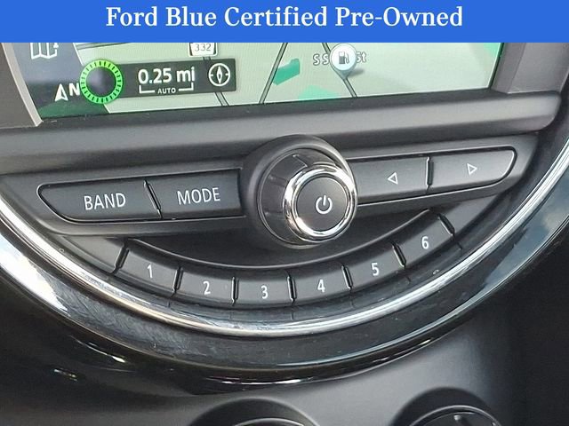 Used 2021 MINI Cooper 2-Door Hardtop w/ Premium Package image 19