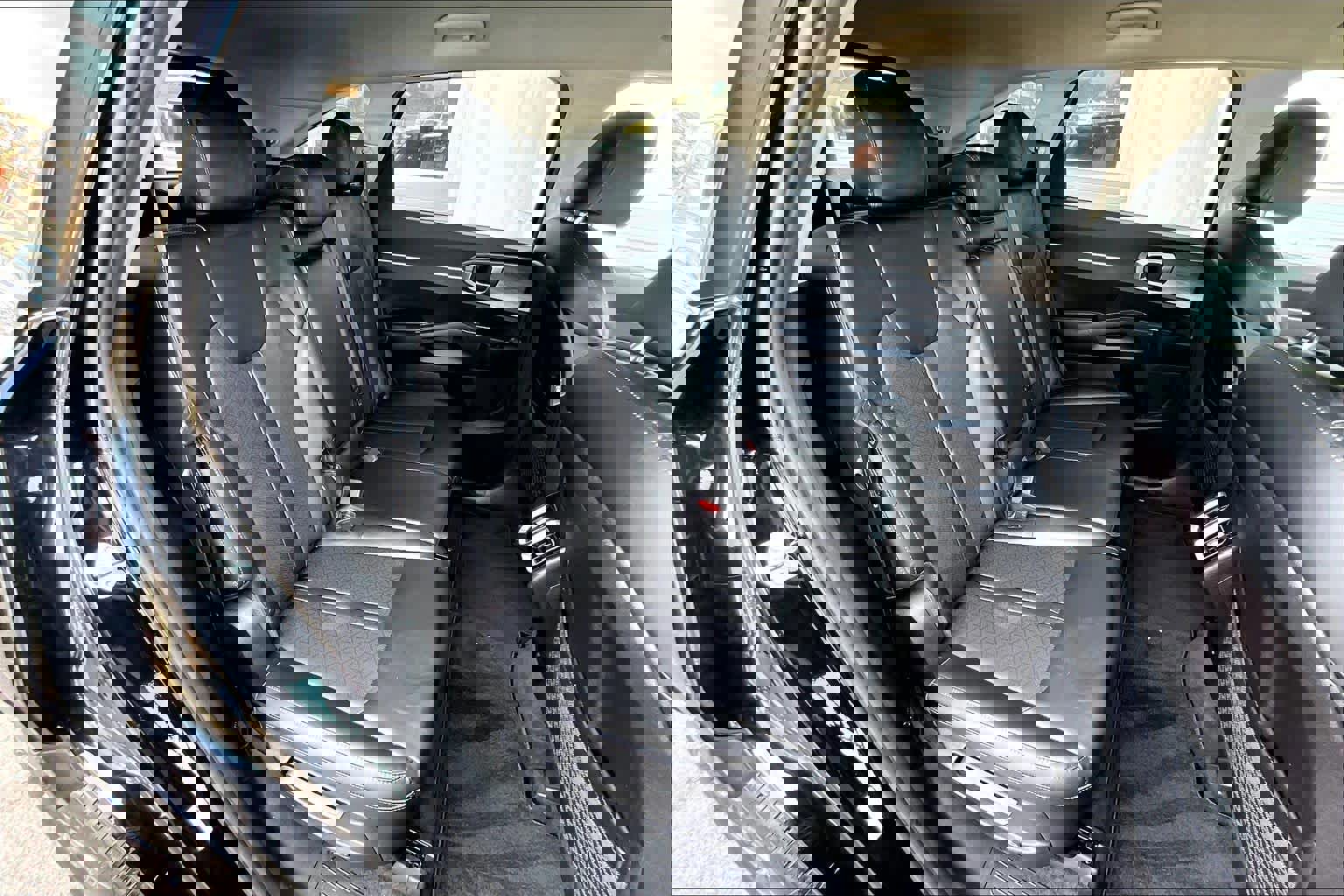 Used 2022 Kia Sorento S image 22