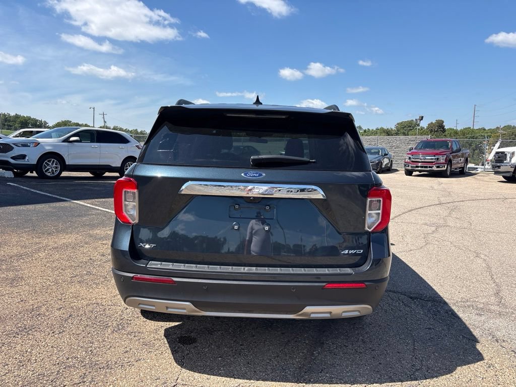 Certified 2023 Ford Explorer XLT w/ Equipment Group 202A AWD/4WD image 6