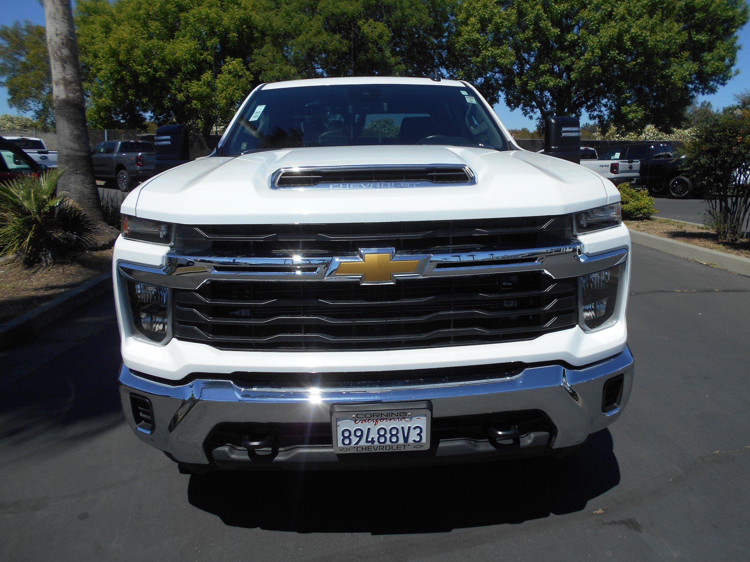 Used 2024 Chevrolet Silverado 2500 LT AWD/4WD image 2