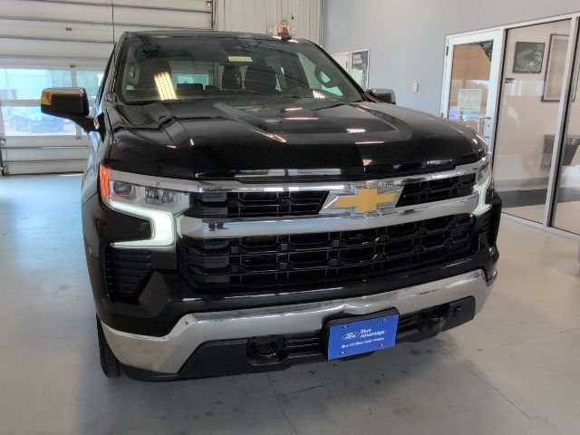 Used 2022 Chevrolet Silverado 1500 LT AWD/4WD image 36