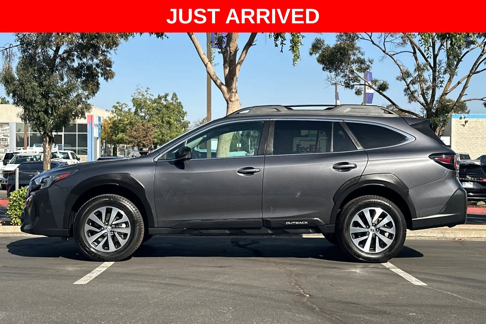Used 2023 Subaru Outback Premium AWD/4WD image 6