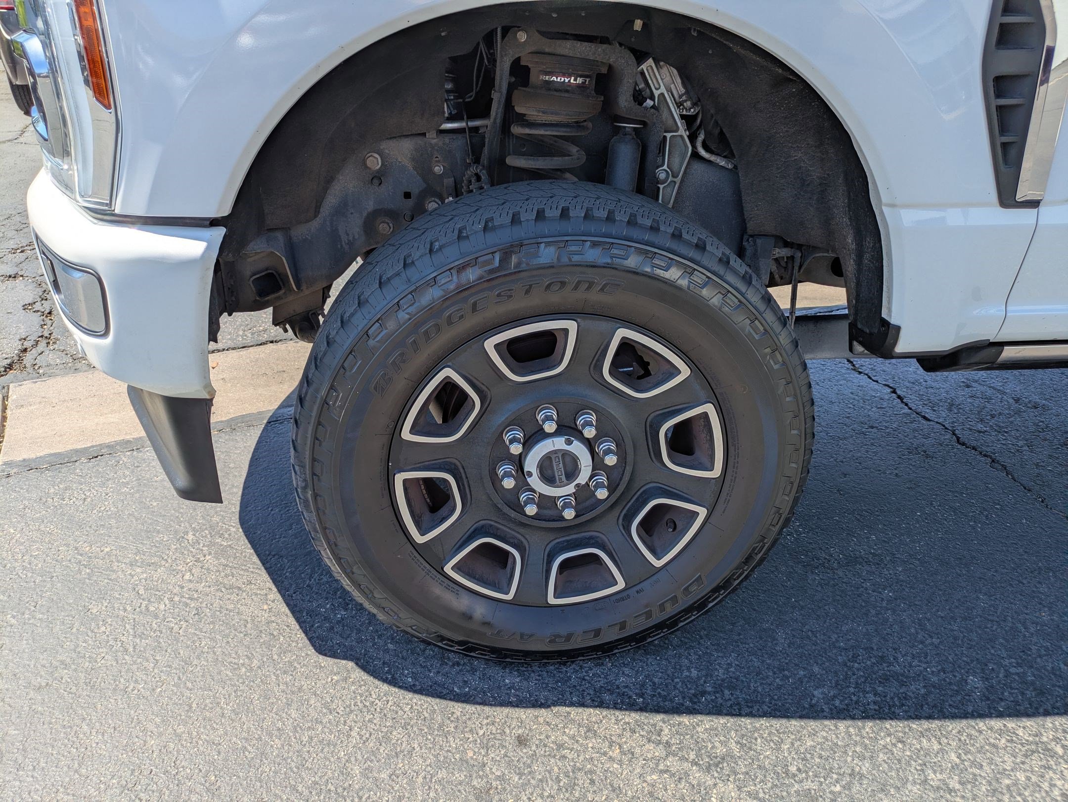 Certified 2023 Ford F250 Platinum w/ FX4 Off-Road Package AWD/4WD image 13