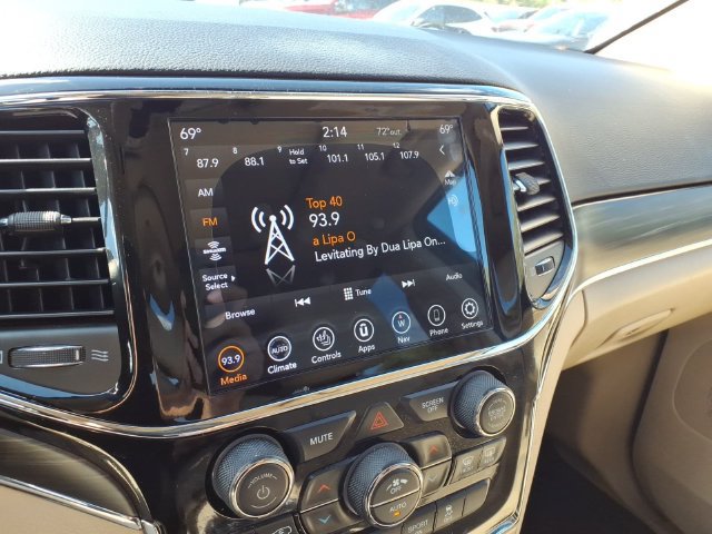 Used 2020 Jeep Grand Cherokee Limited AWD/4WD image 18