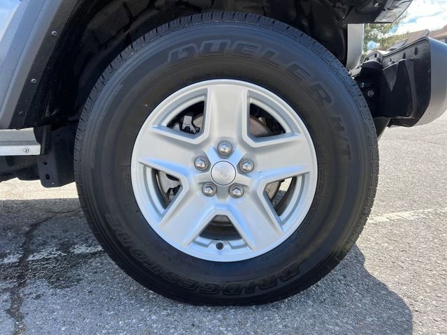 Used 2023 Jeep Gladiator Sport image 13