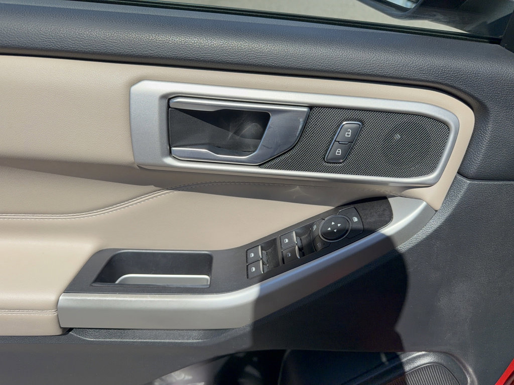 Certified 2020 Ford Explorer XLT w/ Equipment Group 202A image 9