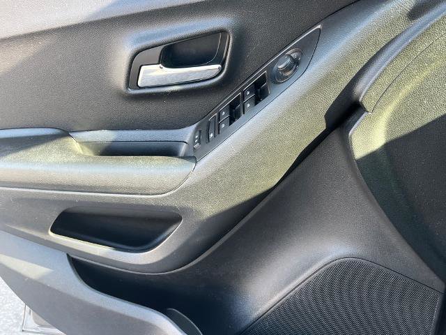 Used 2021 Chevrolet Trax LT image 17