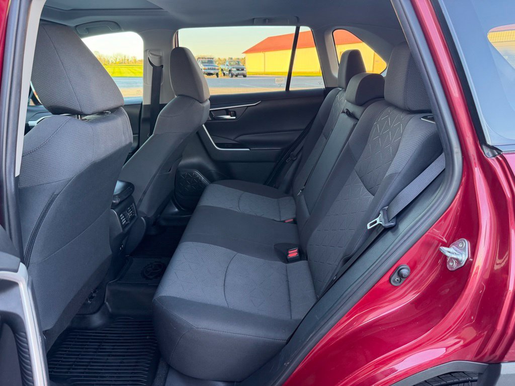 Used 2020 Toyota RAV4 XLE w/ Convenience Package AWD/4WD image 17