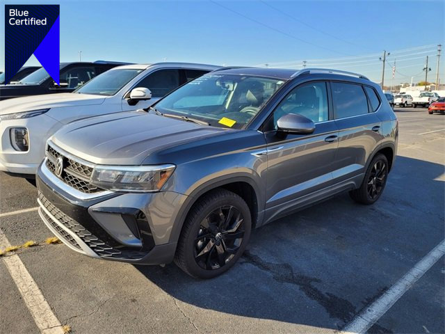 Used 2022 Volkswagen Taos SE w/ Panoramic Sunroof Package