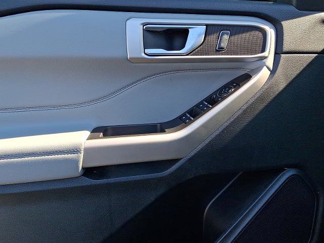 Certified 2023 Ford Explorer XLT w/ Equipment Group 202A image 13