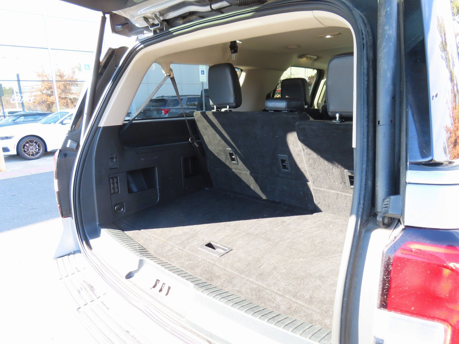 Certified 2024 Ford Expedition Max XLT image 38