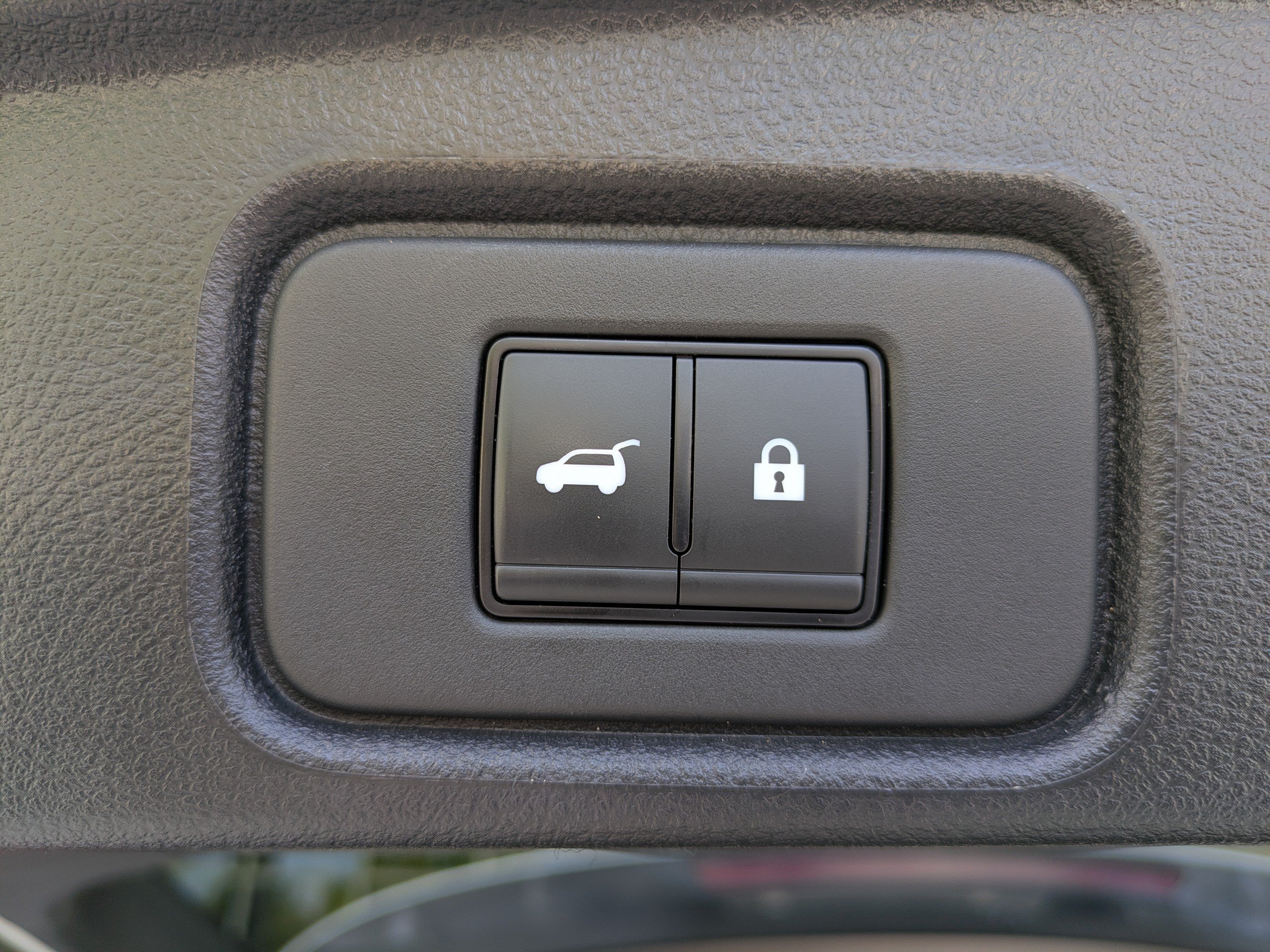 Used 2025 Nissan Pathfinder SV AWD/4WD image 14