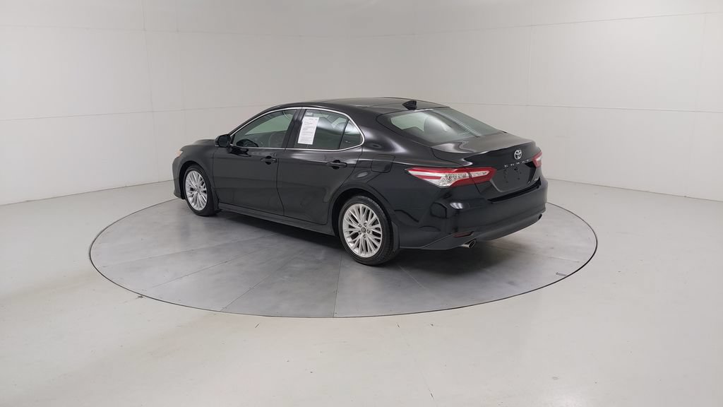 Used 2018 Toyota Camry XLE FWD image 16