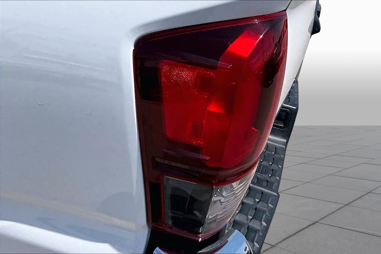 Used 2022 Toyota Tacoma SR5 RWD image 28