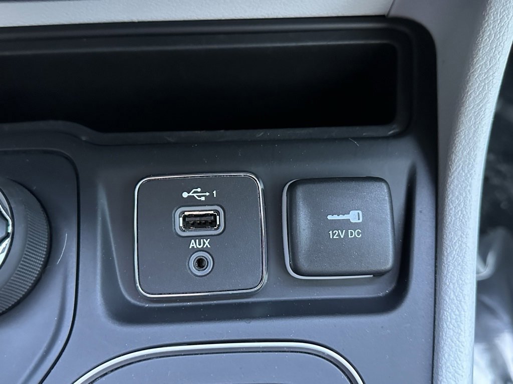 Used 2021 Jeep Cherokee Latitude Plus image 30