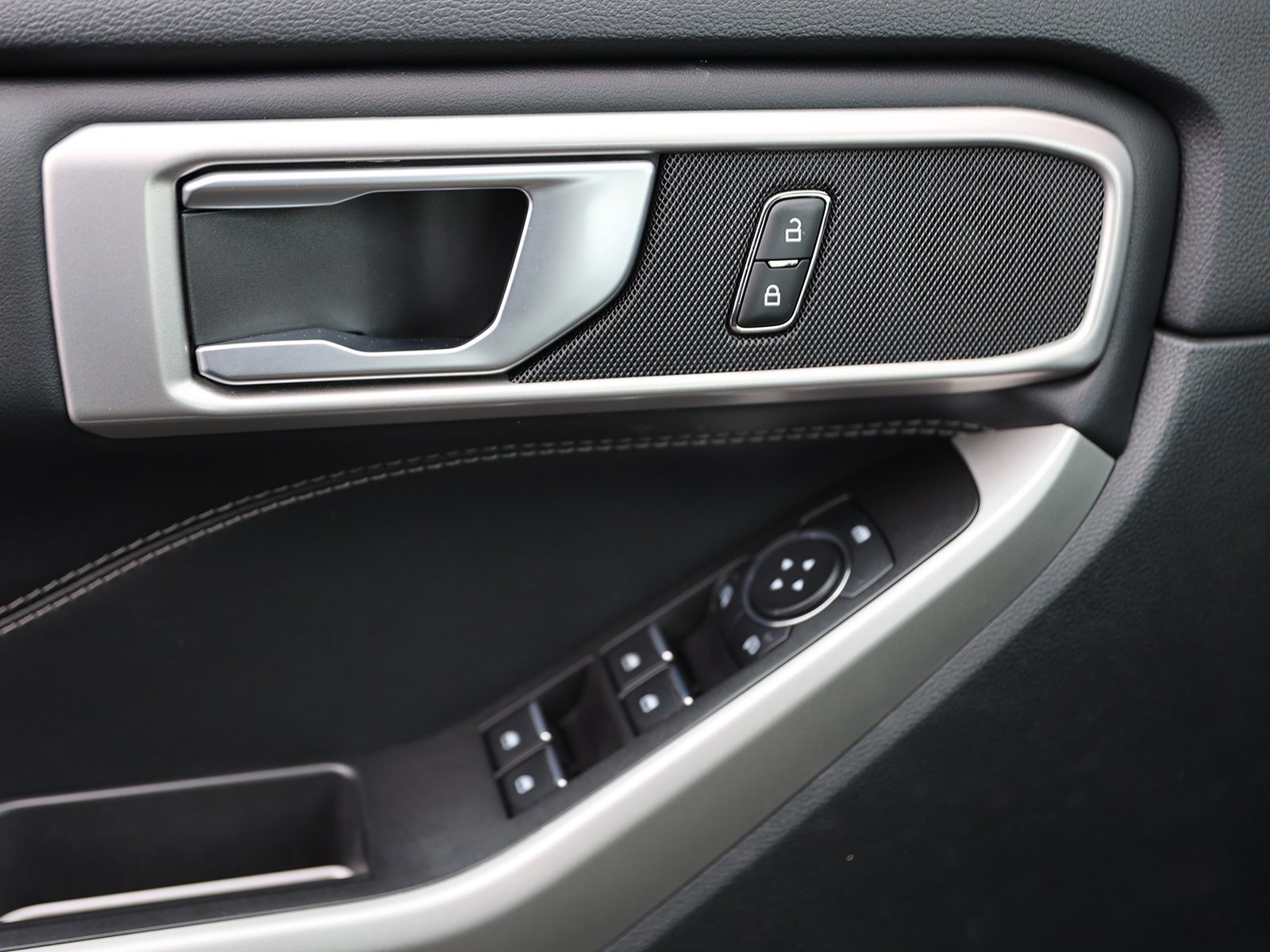 Certified 2023 Ford Explorer XLT image 38