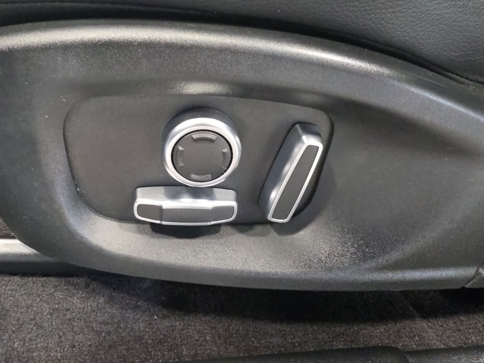 Used 2022 Jaguar E-PACE SE AWD/4WD image 19