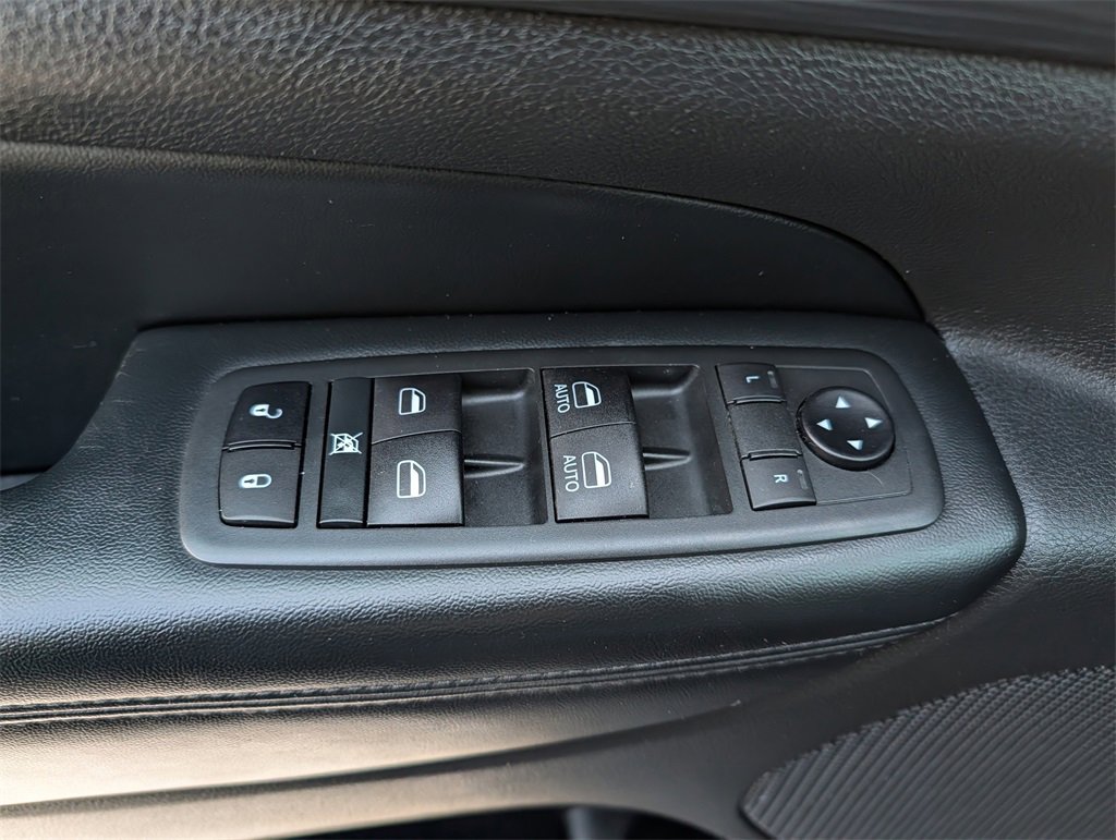 Used 2020 Jeep Grand Cherokee Altitude image 27