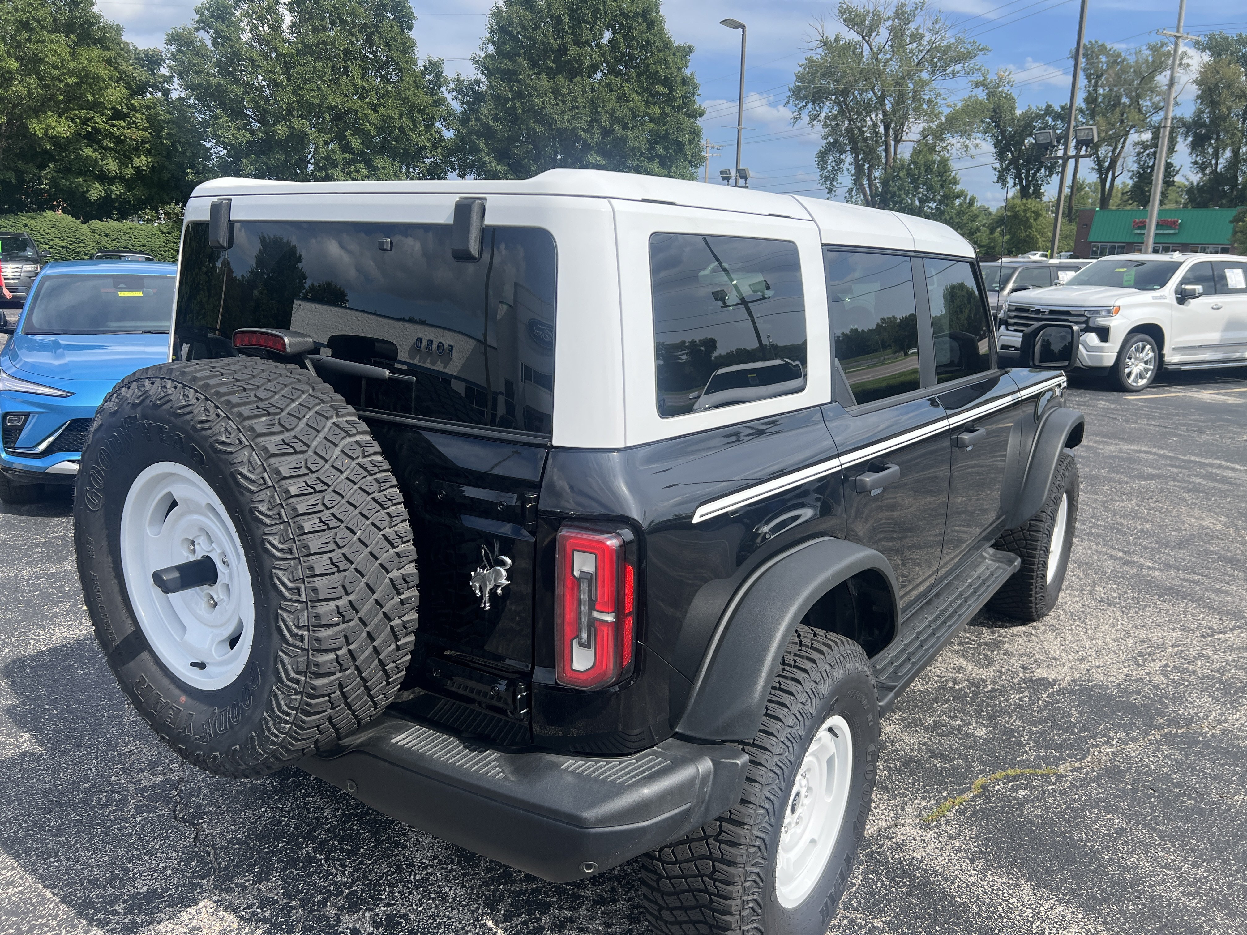 Certified 2024 Ford Bronco Heritage Edition AWD/4WD image 7