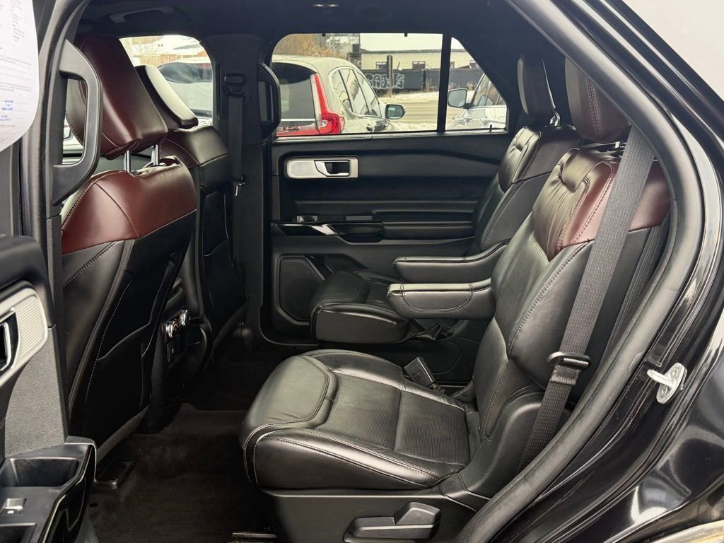 Certified 2021 Ford Explorer Platinum w/ Equipment Group 601A image 15