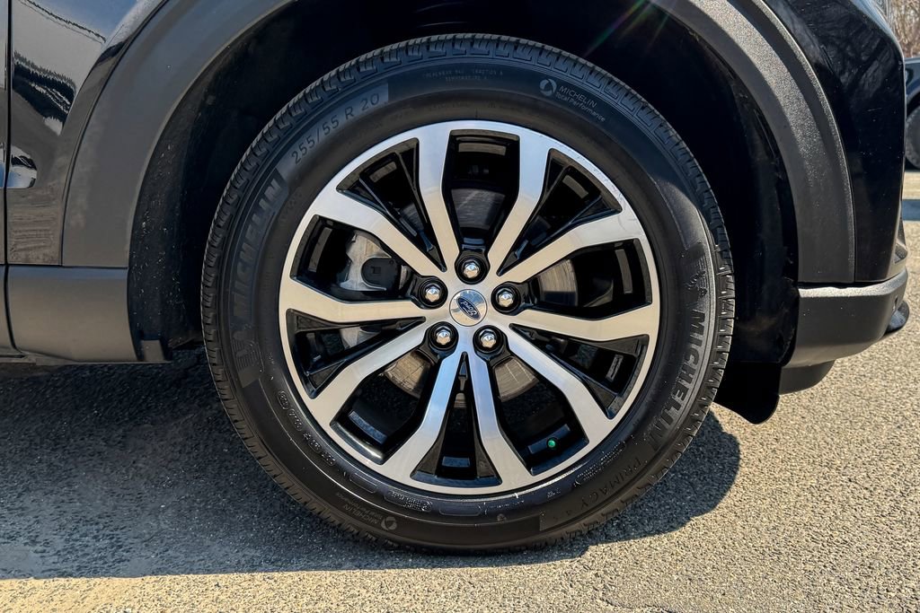 Certified 2025 Ford Explorer ST-Line AWD/4WD image 11