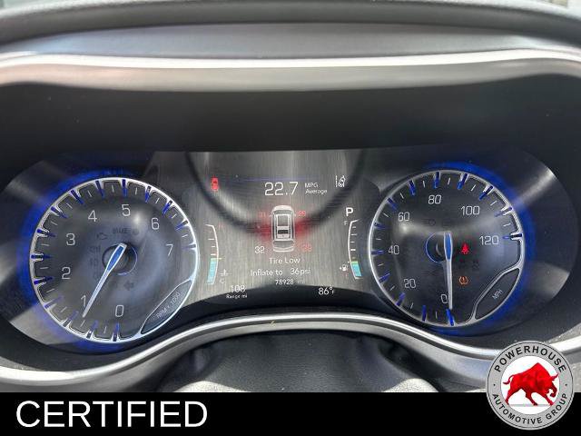 Used 2023 Chrysler Pacifica Touring-L FWD image 6
