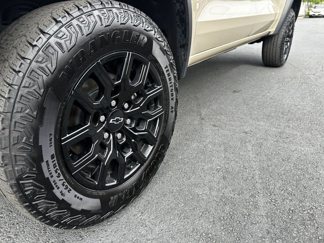 Used 2024 Chevrolet Colorado Trail Boss w/ Technology Package AWD/4WD image 12