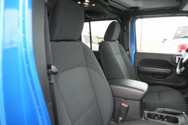 Used 2021 Jeep Gladiator Willys image 19