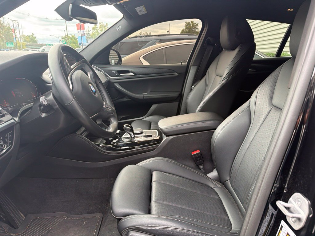 Used 2025 BMW X4 xDrive30i w/ Premium Package AWD/4WD image 9