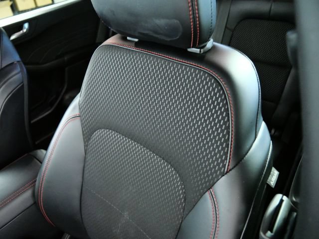 Certified 2025 Ford Escape ST-Line AWD/4WD image 17